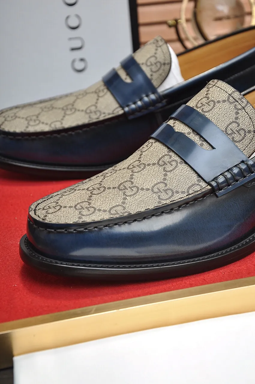 Men's shoes💰560💶Italy's top luxury men's shoe giant (GUCCI) (Gucci) (full cowhide lining) new arrival🍃Original European style🔰 Pleasant to the eye😍In order to make the shoes more durable and non-deformable🌀The production continues to follow traditional methods but there is still no lack of innovation💪Choose original sheepskin for the leather♻️ Smooth and natural And extra bright ⭐Made of imported cowhide, the first choice of rich people 38-45 (45 customized)